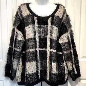 DEX‎ Black/Cream Long Sleeve Eyelash Oversized Sweater Size M